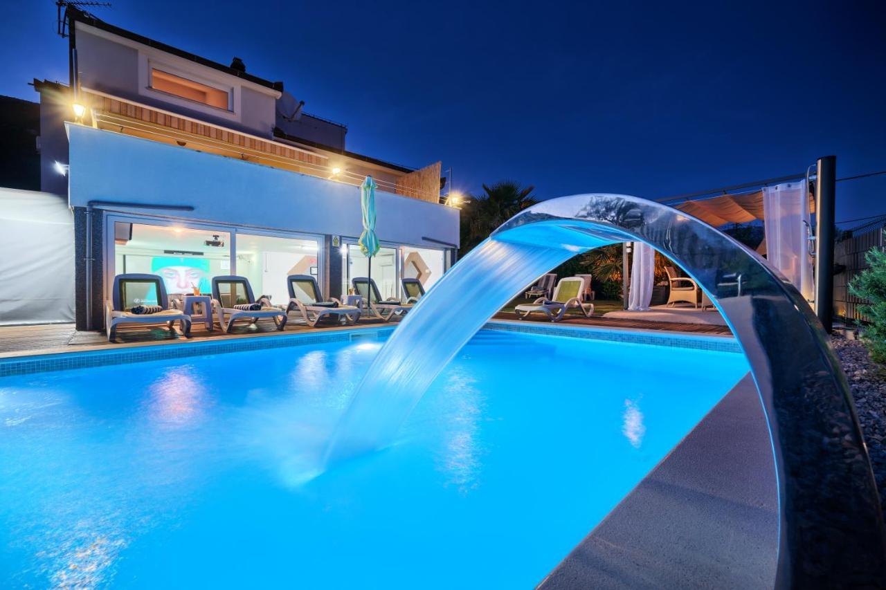 Sun Castle Holiday House Babic Kaštel Stari المظهر الخارجي الصورة