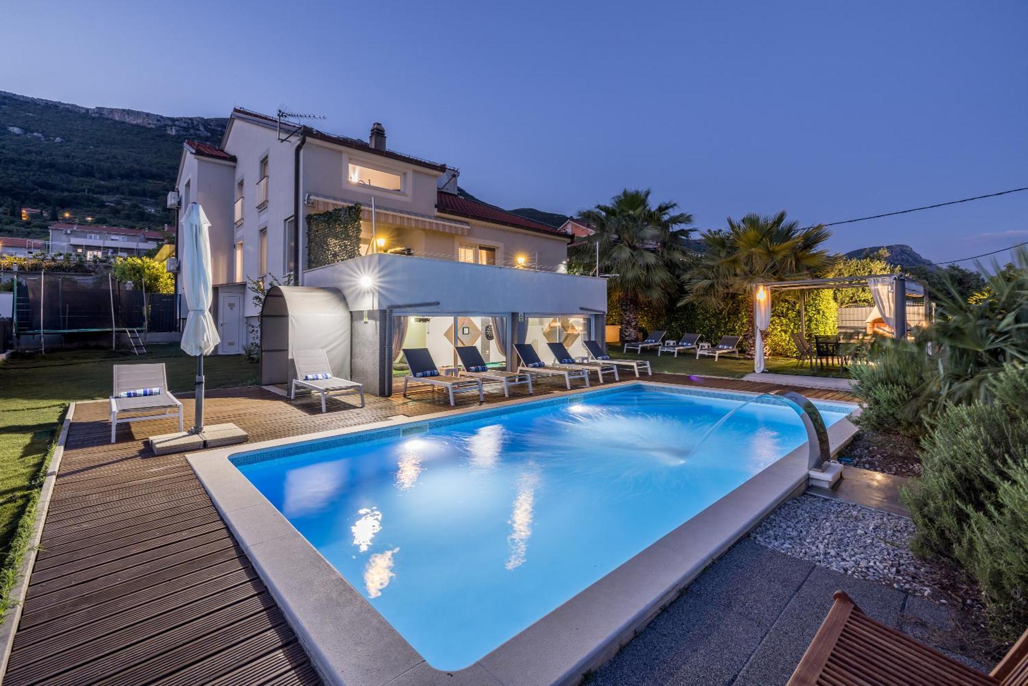 Sun Castle Holiday House Babic Kaštel Stari المظهر الخارجي الصورة